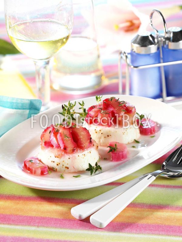 Gebackener Ziegenkäse mit Rhabarberkompott
