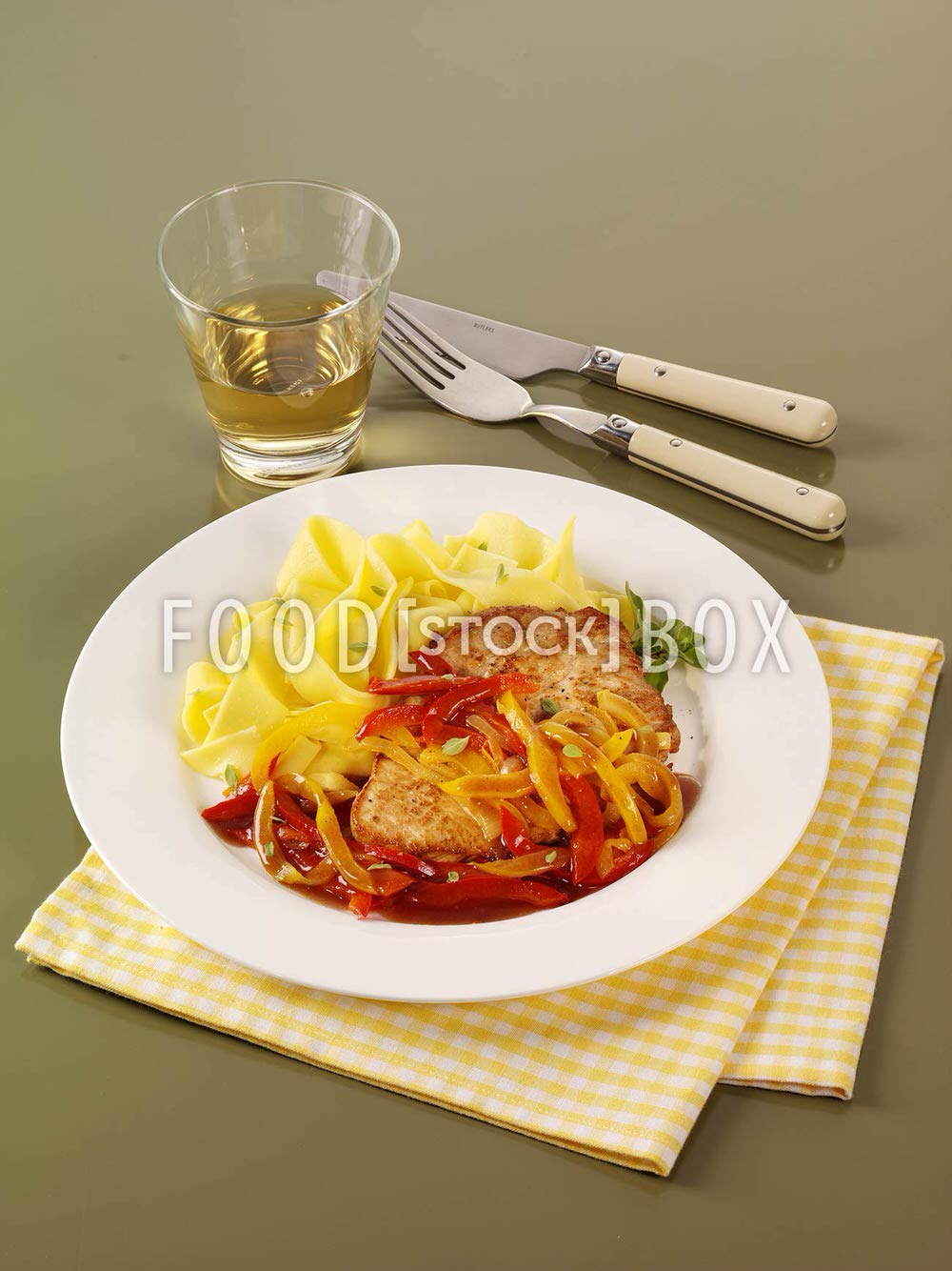 Zigeunerschnitzel mit Nudeln