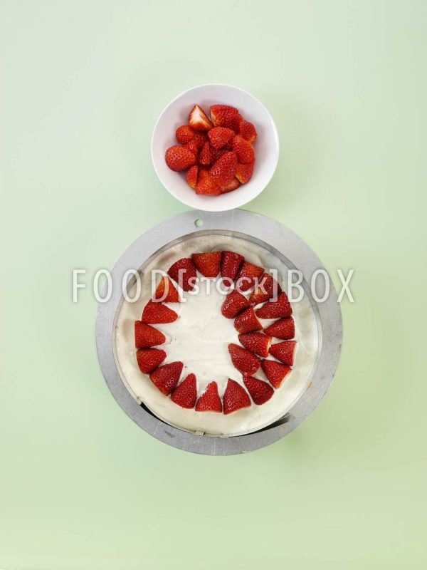 Zitronen-Erdbeertorte Step 4