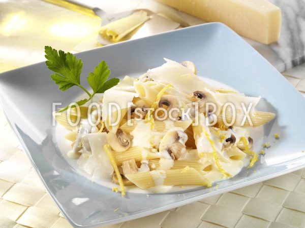 Zitronennudeln mit Champignons
