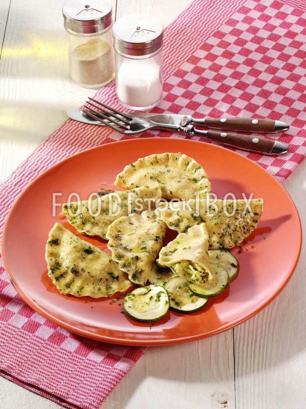 Ravioli mit Zucchini-Füllung